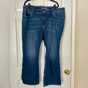 Wrangler Mid-rise Bootcut Plus Size Jeans - like new - blue wash - size 24x30